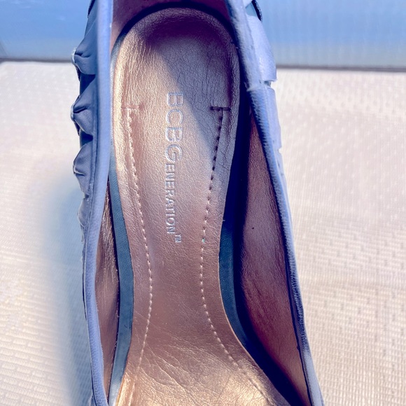 BCBGeneration 2 tone blue leather peep toe pump with platform - Picture 9 of 9